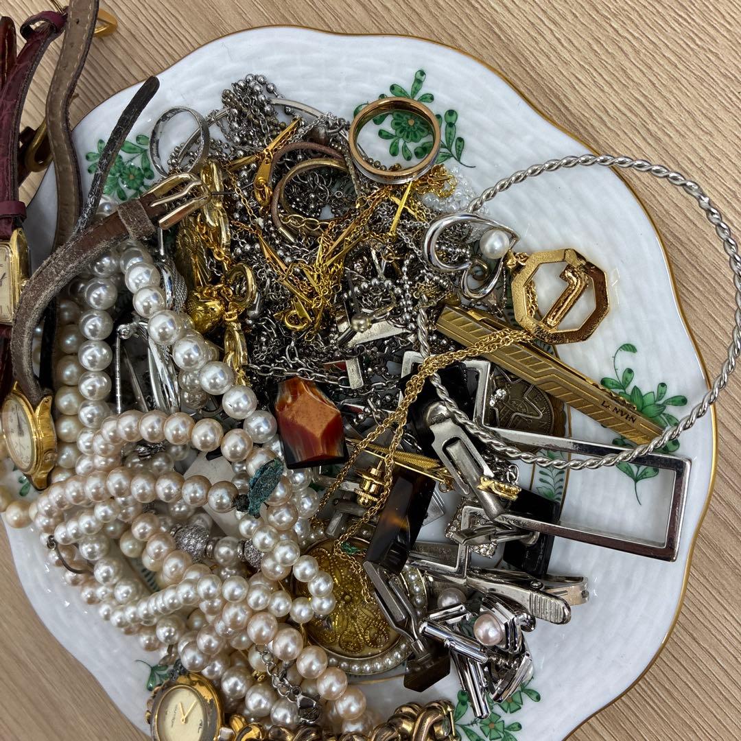 遺品整理　アクセサリー　ネックレス　イヤリング　ブレスレット