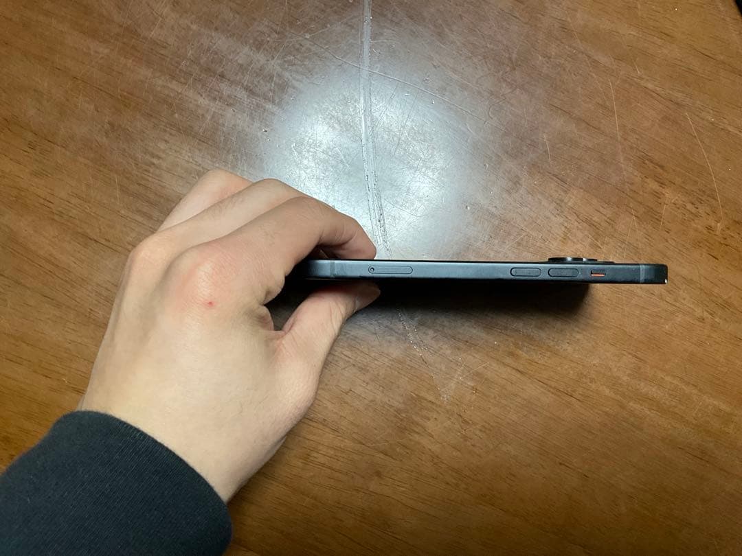 iPhone 15 128GB ジャンク ひび割れあり 本体