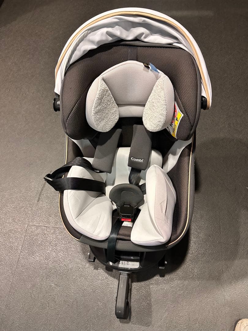 Combi ベビーシート グレー ほぼ未使用
