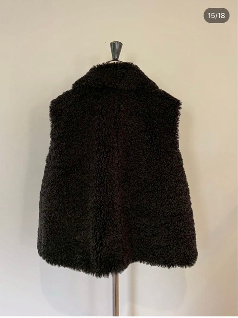 ロージーモンスターBearly boa vest 黒