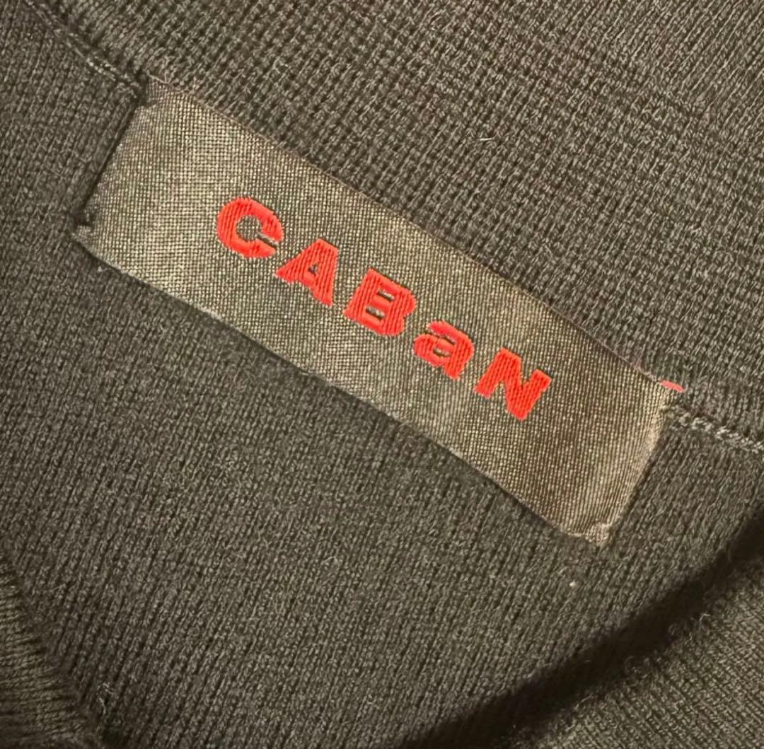 caban コットンカシミヤ パールロゴポロカーディガン ブラック