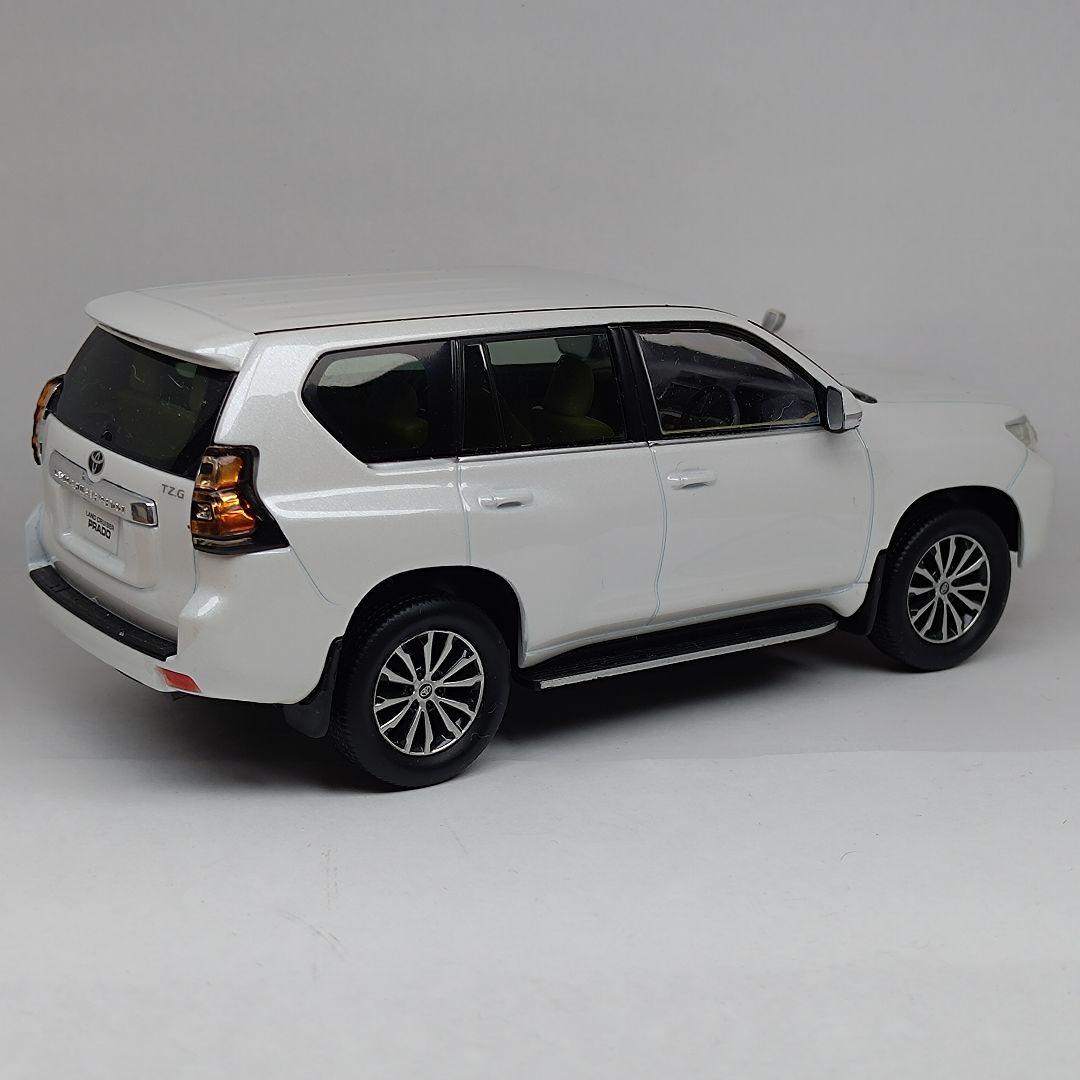 ランドクルーザープラド 後期 カラーサンプル ホワイトパールクリスタルシャイン