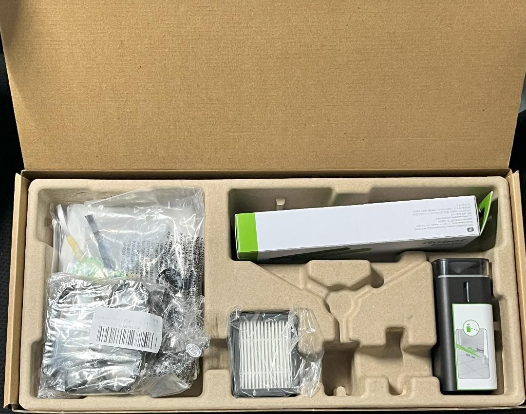 ルンバi7+ アイロボット自動ゴミ収集機付き＋交換用パーツセット(新品)