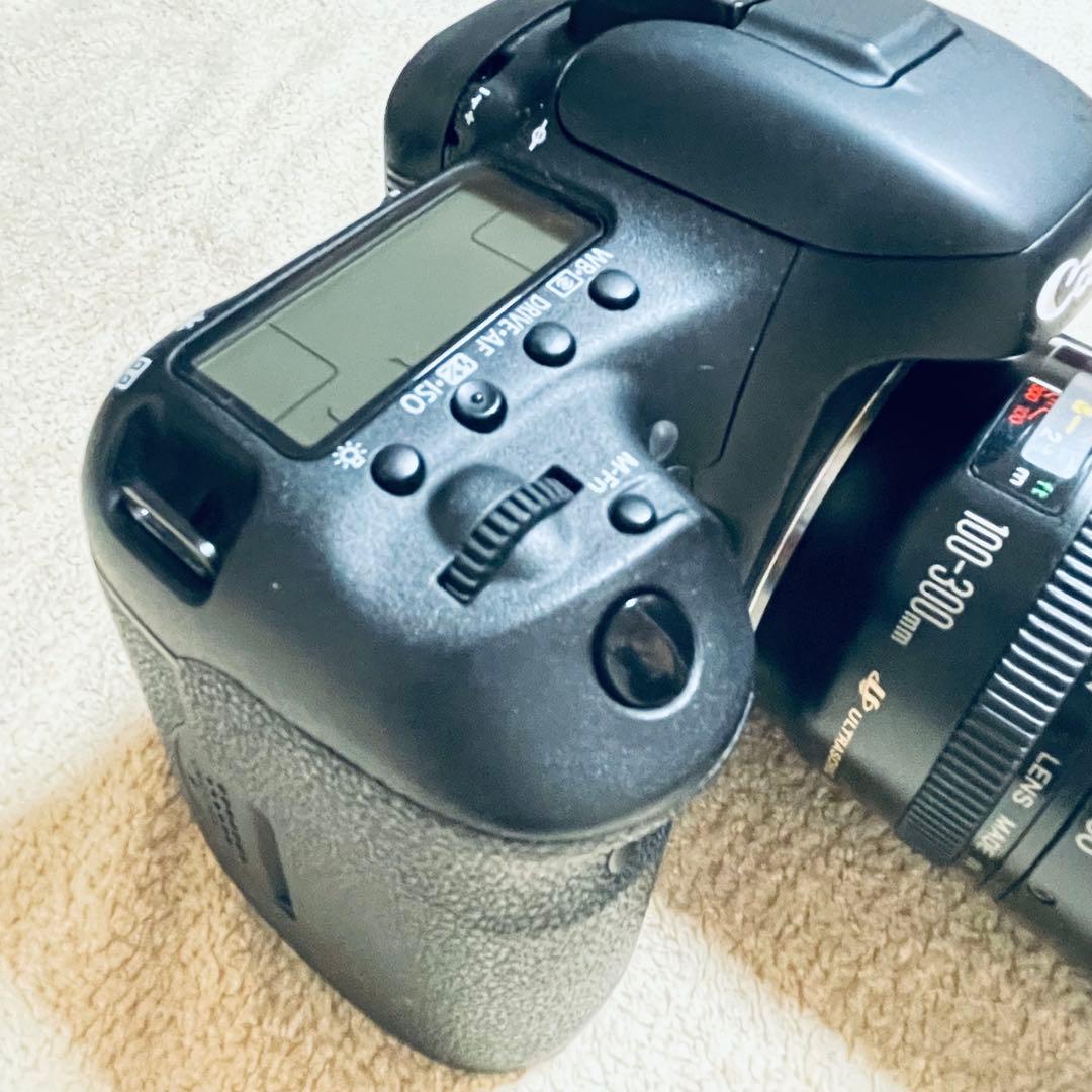 【コスモス・美品】 Canon EOS 7D Mark II レンズセット