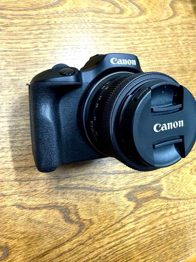 【極美品】Canon EOS R100 レンズキット★ショット数1000枚以下