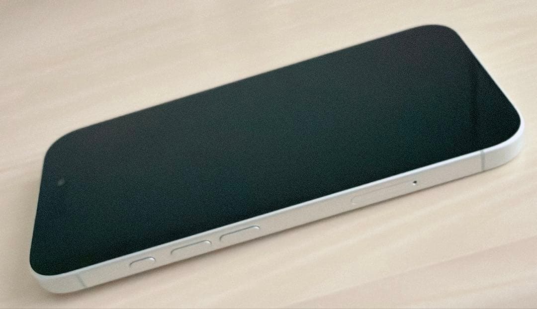 【美品】iPhone16 本体 512GB 未使用フィルム付き