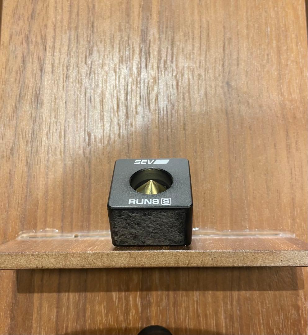 セブ・SEV RUNS S 【生産終了品】