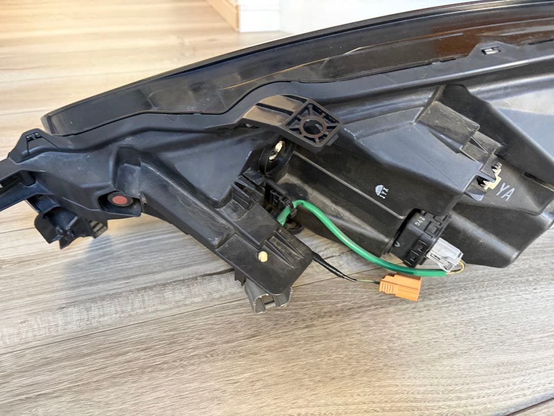 GR86 右　ヘッドライト　3BA-ZN8 美品