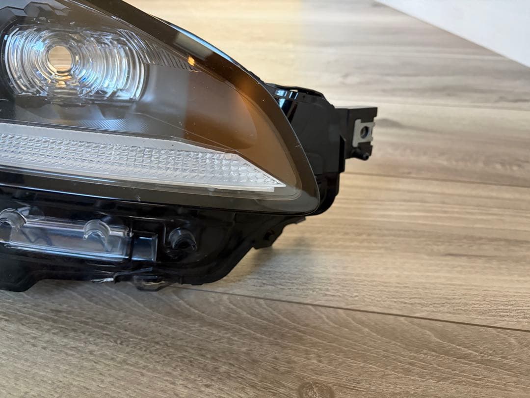 GR86 右　ヘッドライト　3BA-ZN8 美品