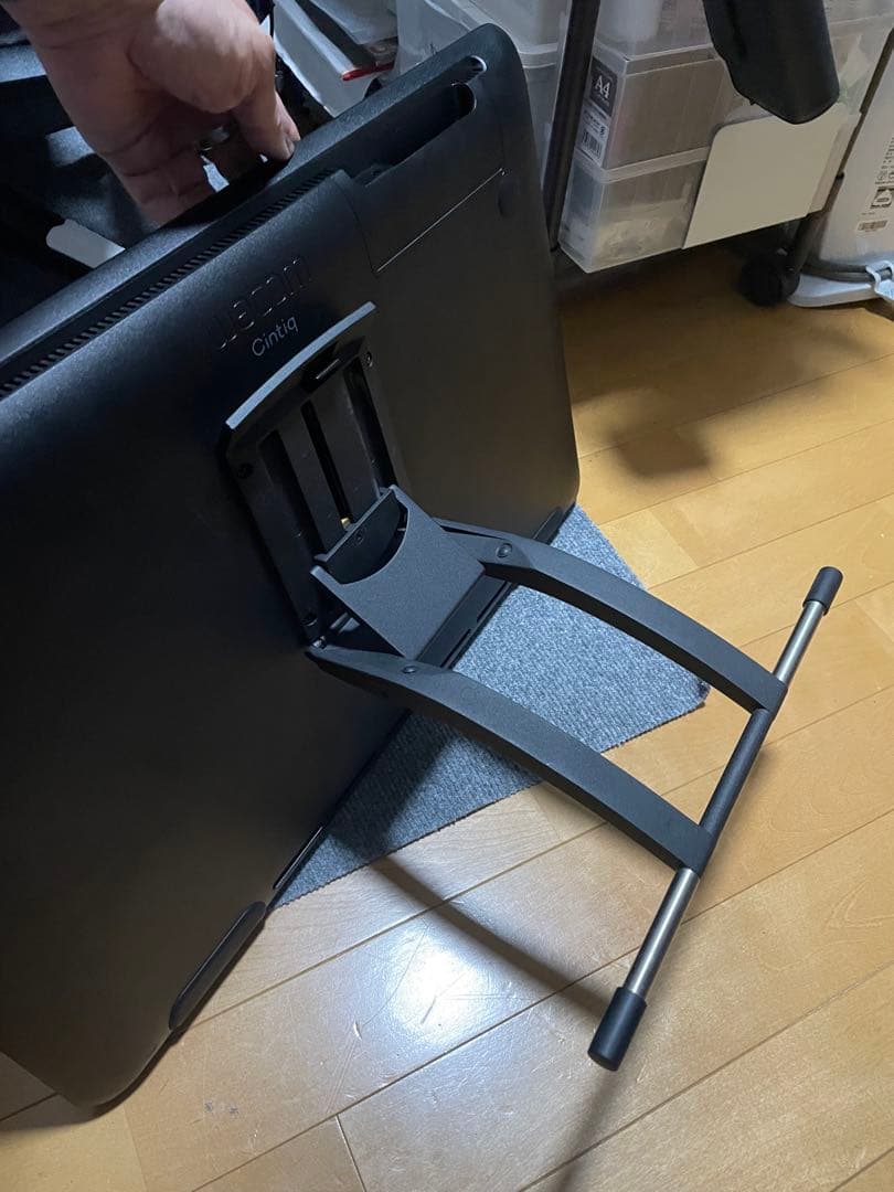 Wacom　Cintiq22　DTK-2260　液タブ　ペン付　スタンド付き