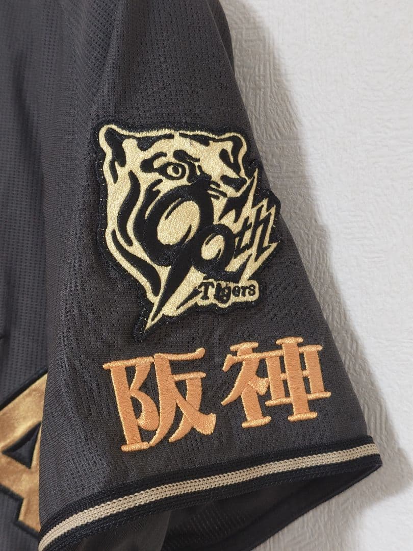 1*→様 阪神タイガース 佐藤輝明 ブラックダイナマイト ユニフォーム 黒ユニ