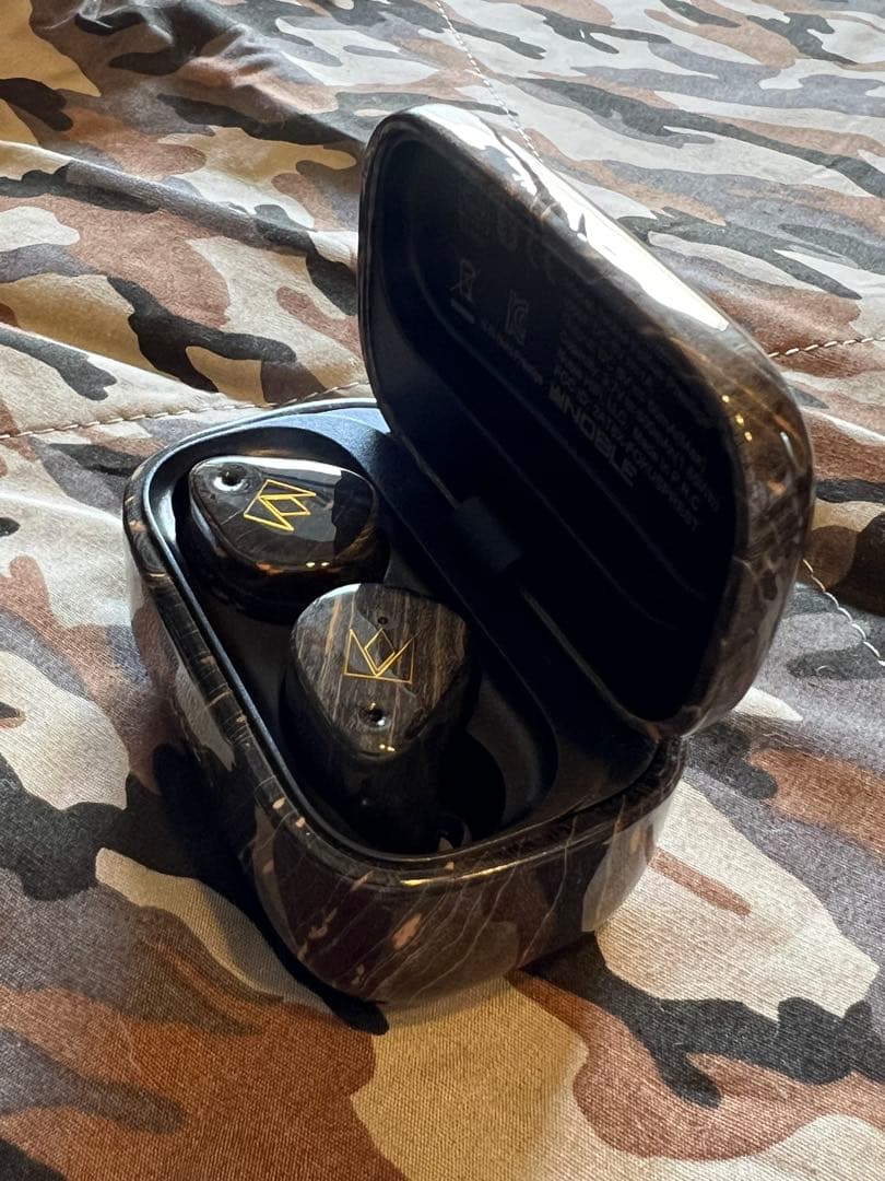 イヤホン Noble Audio FoKus Prestige Black