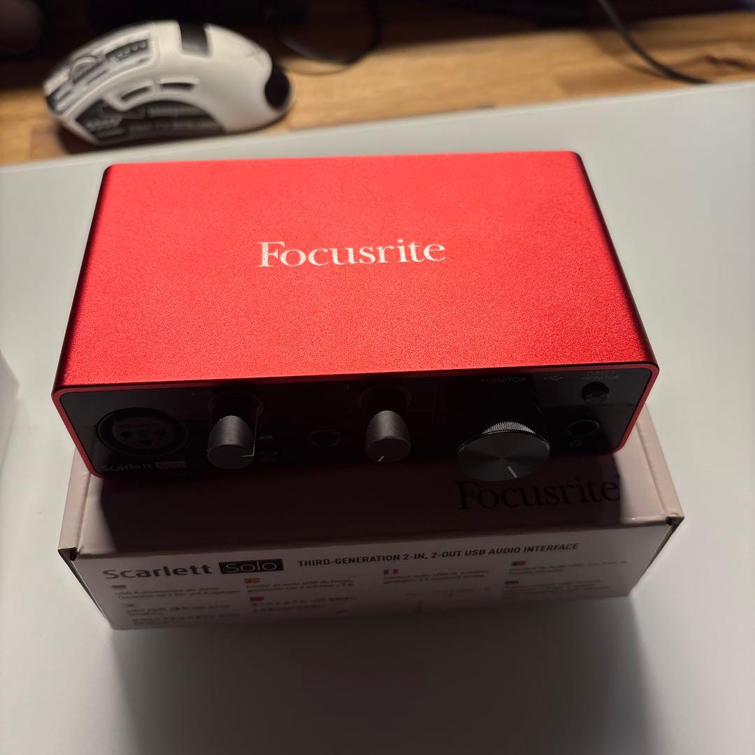Focusrite Scarlett Solo USBオーディオインターフェース