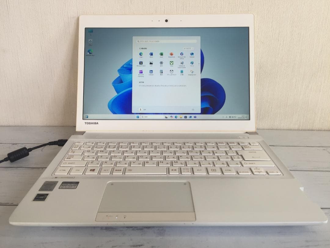 東芝 dynabook R73/NW56E 13.3型高解像度 コンパクトノート