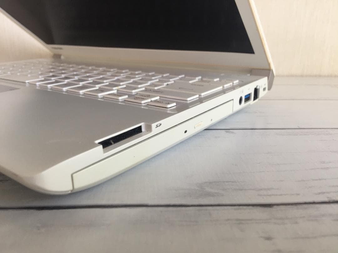 東芝 dynabook R73/NW56E 13.3型高解像度 コンパクトノート