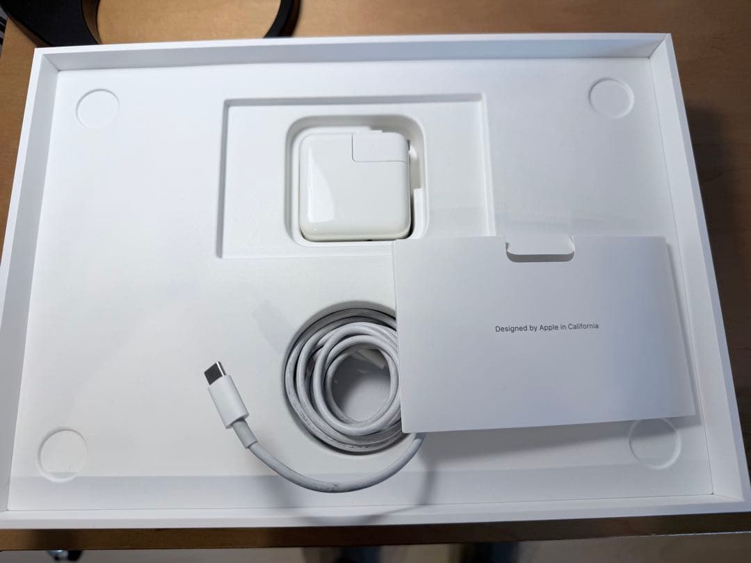 Apple MacBook Air m1 13インチ バッテリー93%