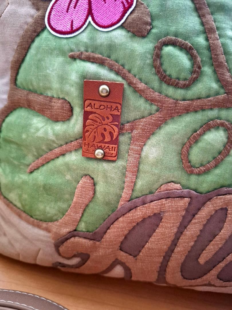 ハワイアンキルト　横長バッグ　 モンステラ　2WAY　ファスナー付きバッグ