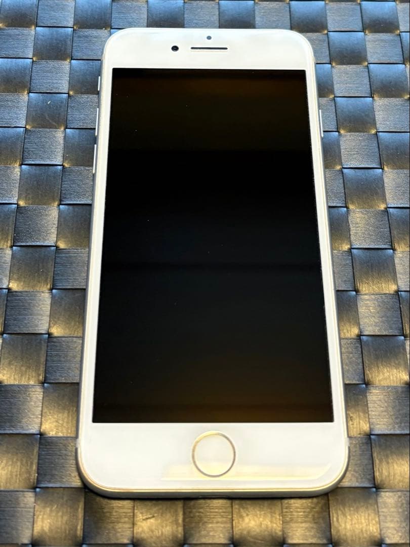 Apple iPhone 8 64GBシルバー