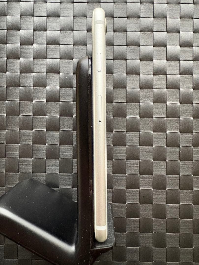 Apple iPhone 8 64GBシルバー