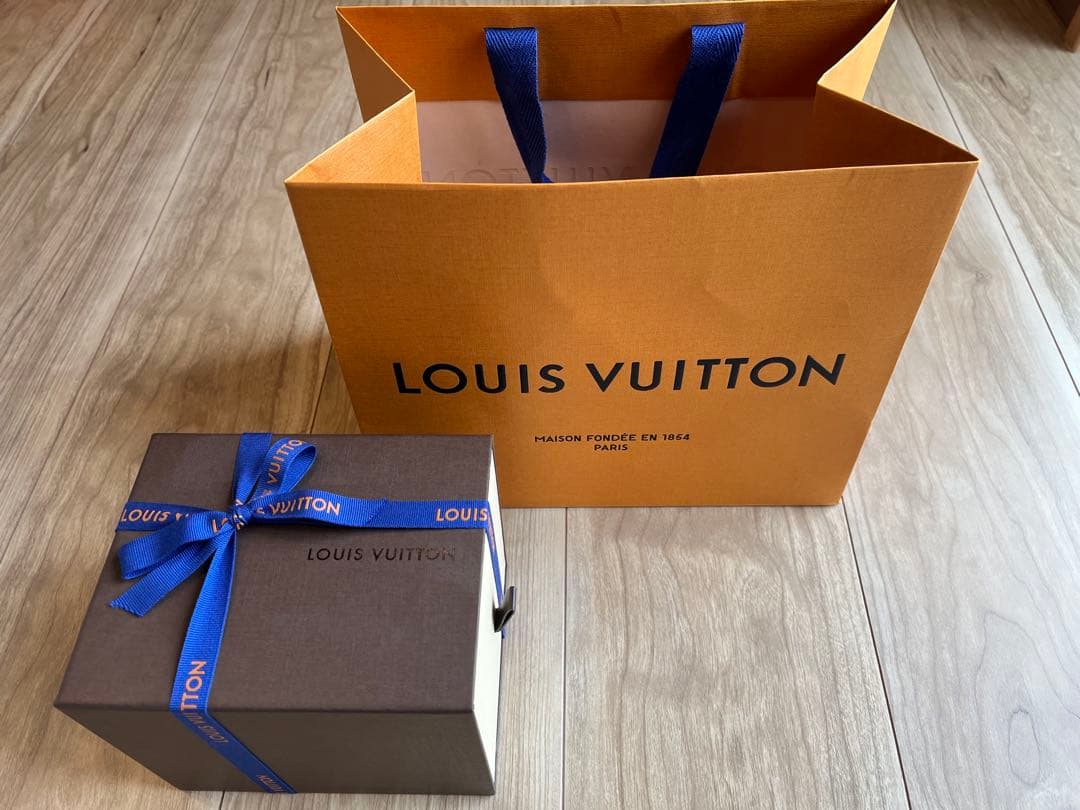 【ルイヴィトン】LOUIS VUITTON 2013年クリスマス限定エアバルーン