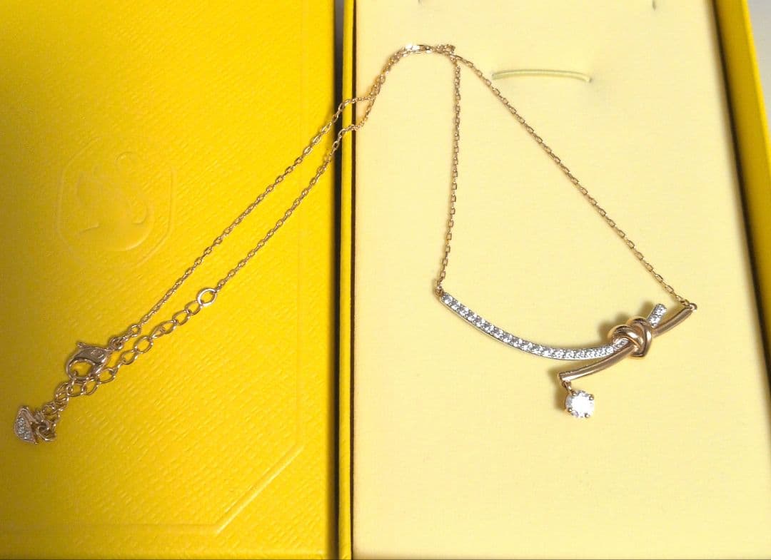 Swarovski スワロフスキー リボンモチーフ ネックレス【箱無し】