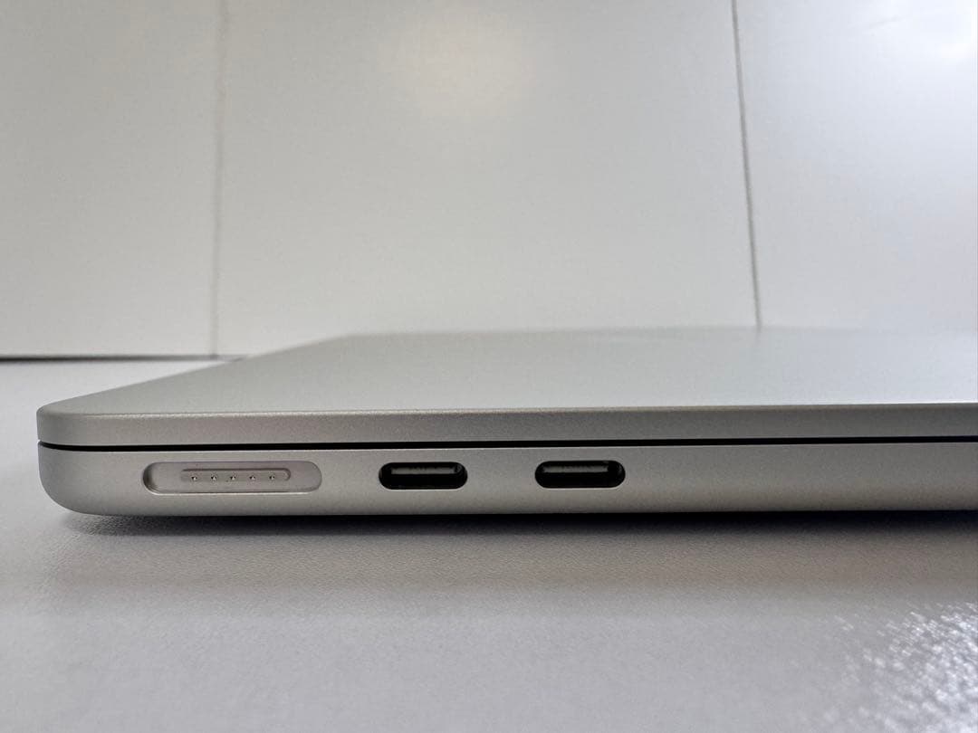 ほぼ新品)MacBook Air M2 8G 256GB シルバー