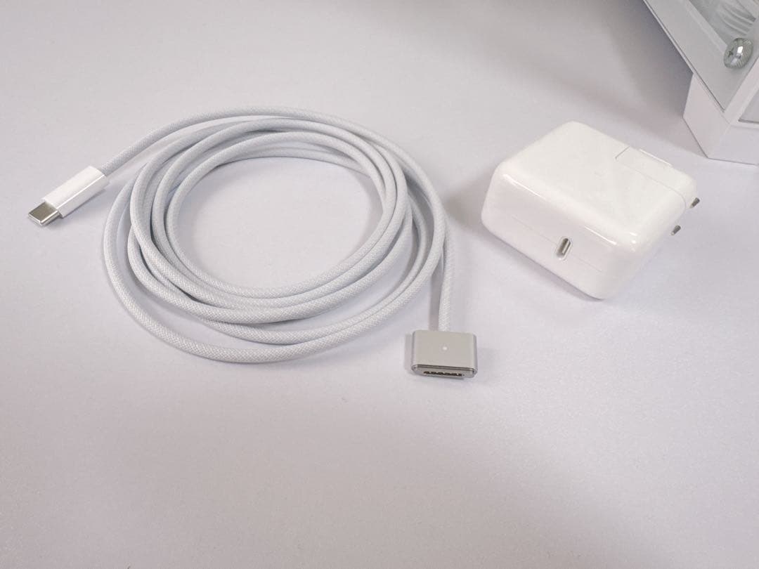 ほぼ新品)MacBook Air M2 8G 256GB シルバー