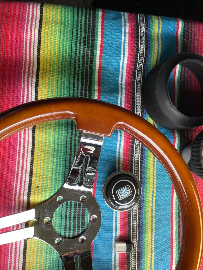 アベニューAvenue ステアリング　ハイエース200系