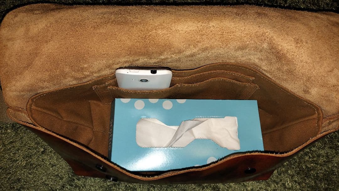 メッセンジャーバッグ