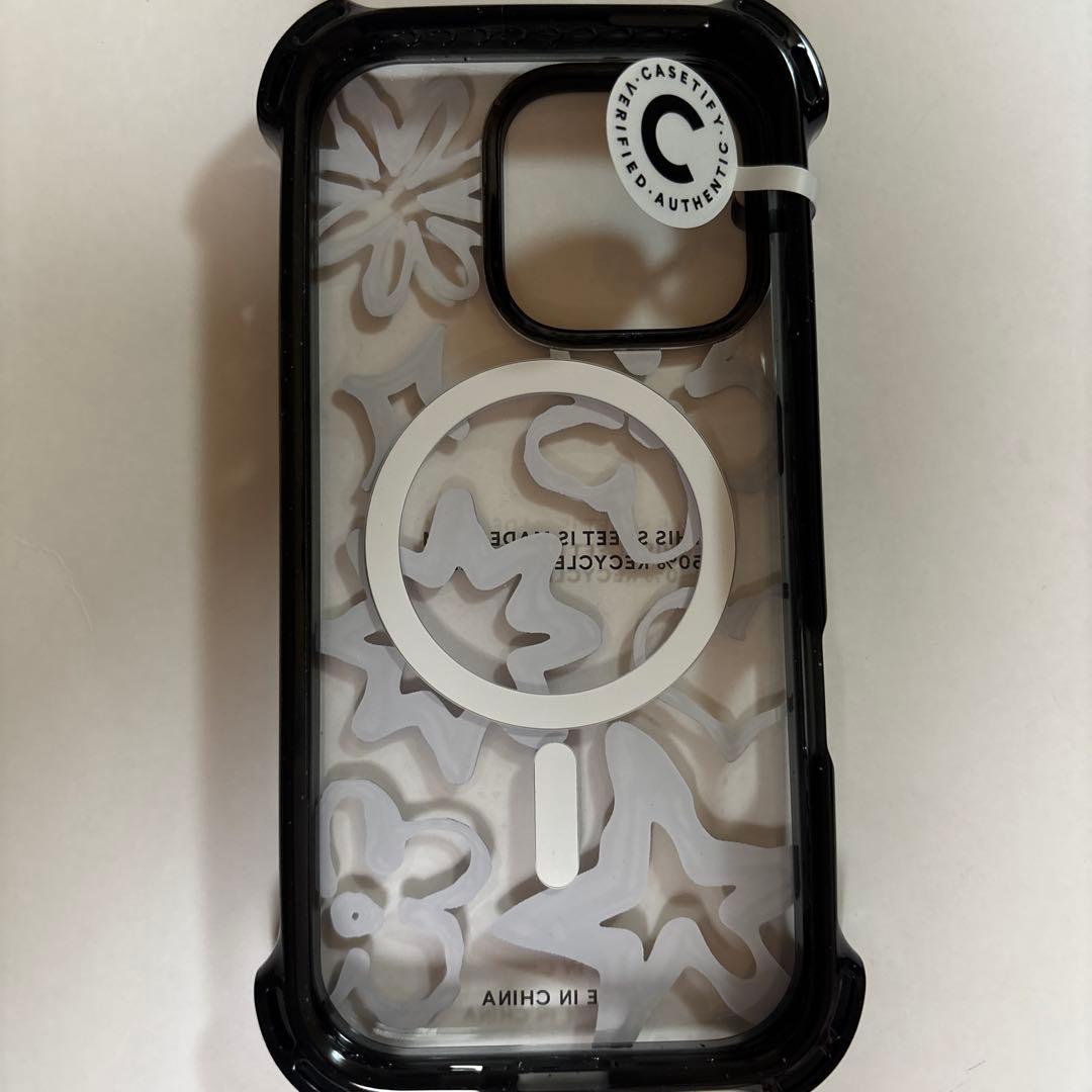 Chrome Doodles iPhone16 pro ケース