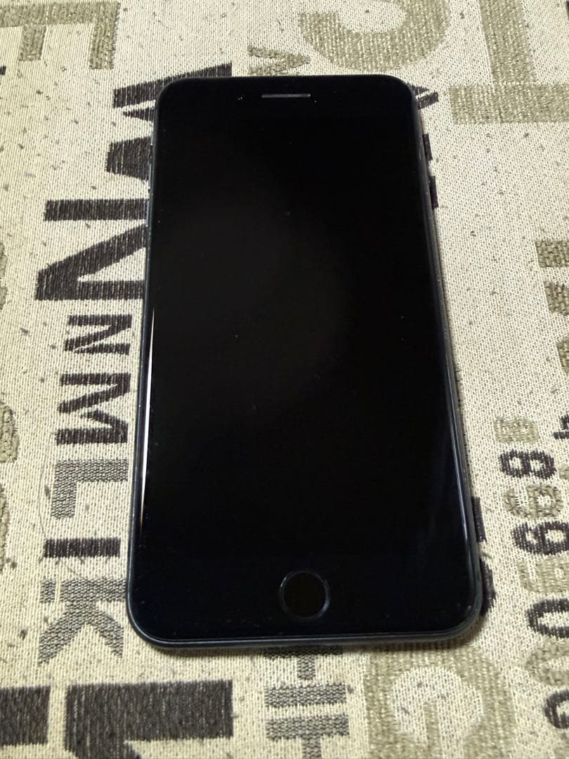 iPhone 8Plus 匿名発送　64G 最大充電容量77%