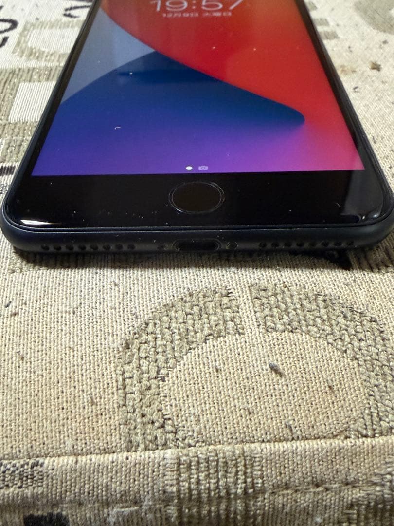 iPhone 8Plus 匿名発送　64G 最大充電容量77%
