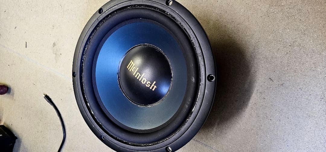 スピーカー・ウーファー McIntosh M100 Speaker