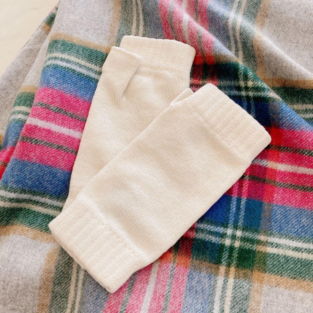 極美品　Johnstons of Elgin カシミヤフィンガーレスグローブ　白