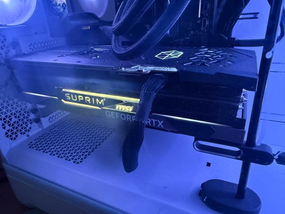 グラフィックボード・グラボ・ビデオカード MSI RTX4090 SUPRIM X