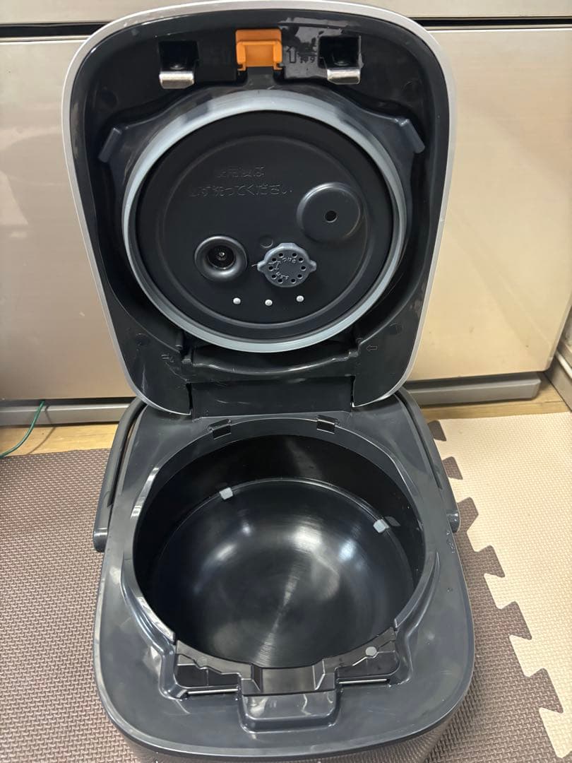 炊飯器　NW-JE10-BA [5.5合 /圧力IH] 2023 年製
