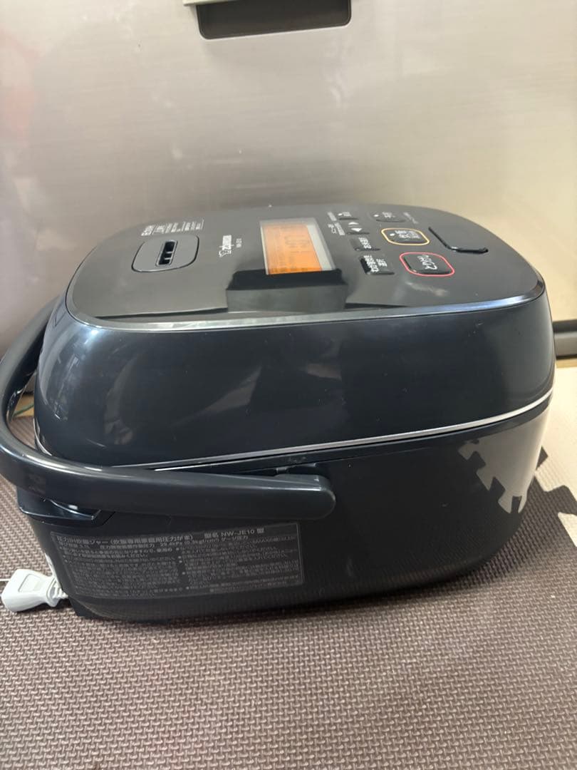 炊飯器　NW-JE10-BA [5.5合 /圧力IH] 2023 年製