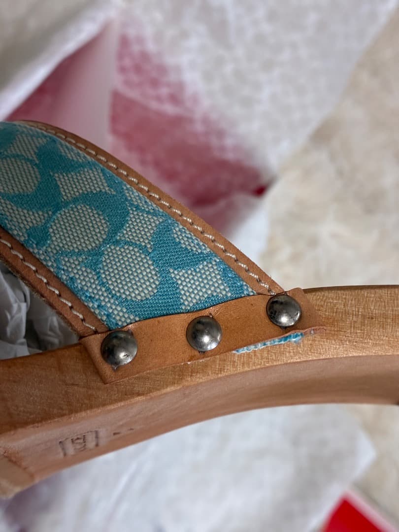 稀少　未使用品　ヴィンテージ　コーチシャロンブルー＆ブラウンレザー木製下駄