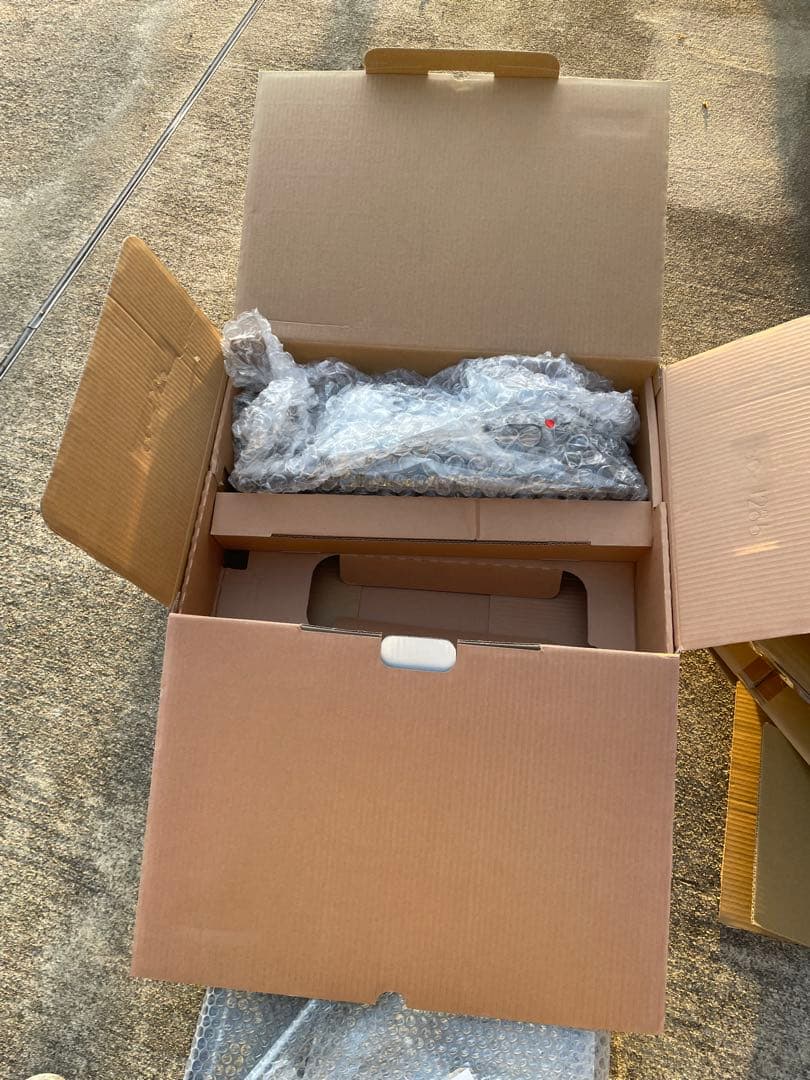 ヴァレンティ　ハイエース　スモークテールランプ運転席側のみ　未使用