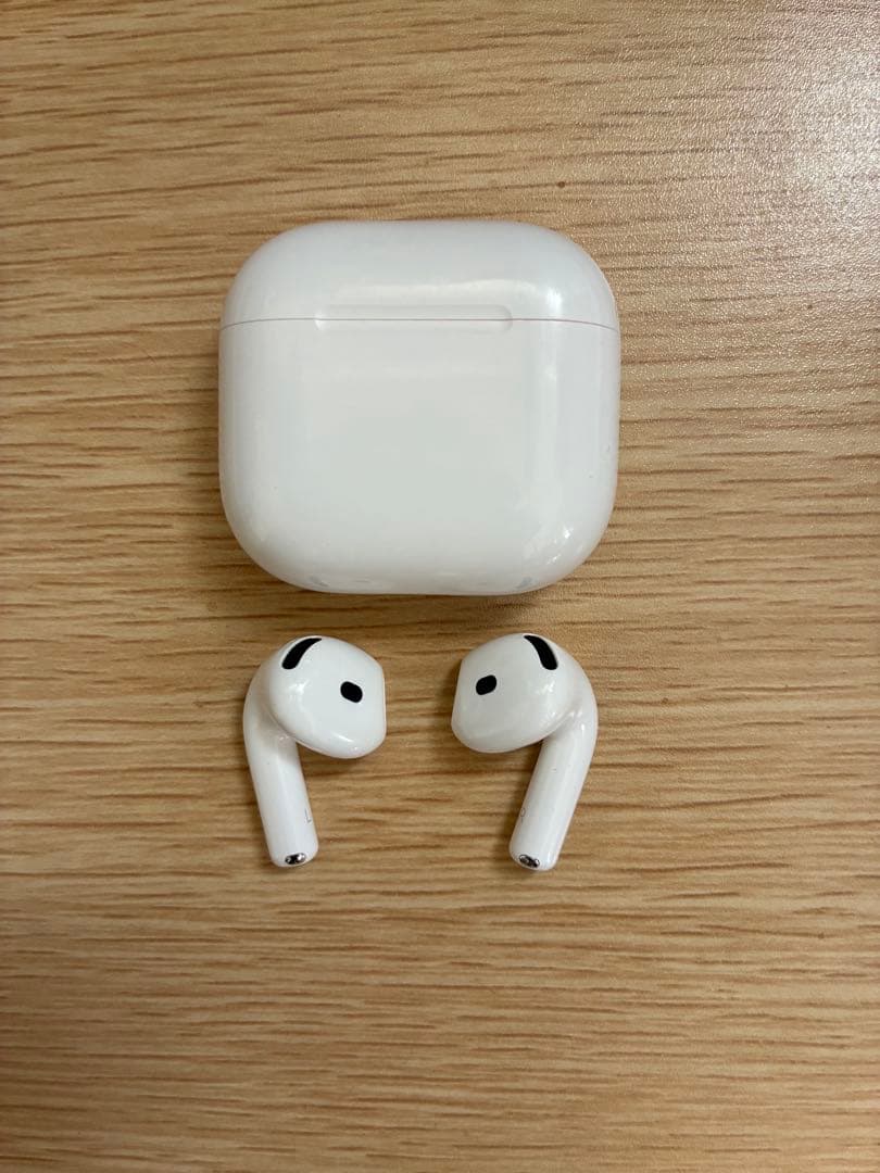 AirPods4本体 充電ケース ノイズキャンセリングなし