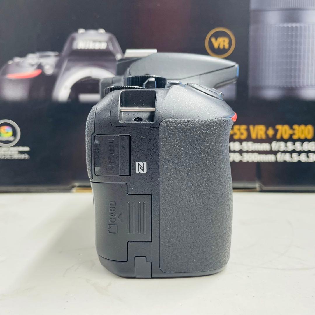 Nikon  D5600 18-140 VR レンズキット ショット数1,684