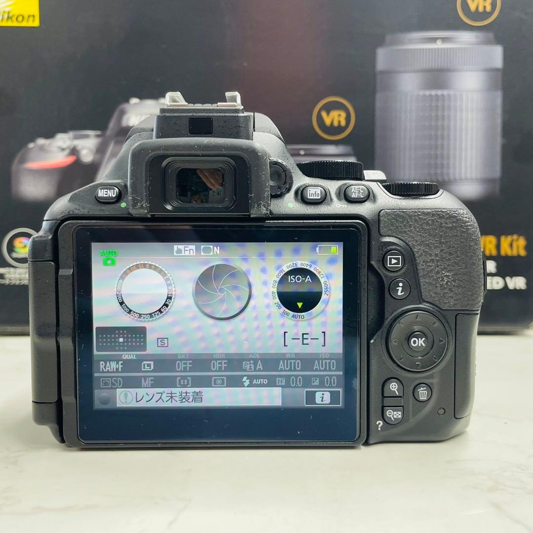 Nikon  D5600 18-140 VR レンズキット ショット数1,684