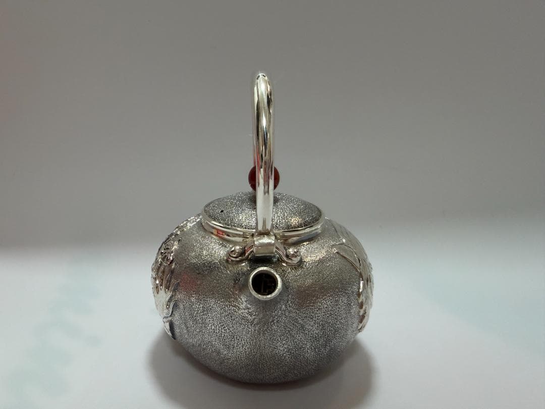 純銀製 龍虎図彫 赤玉摘み 急須 銀瓶 煎茶道具