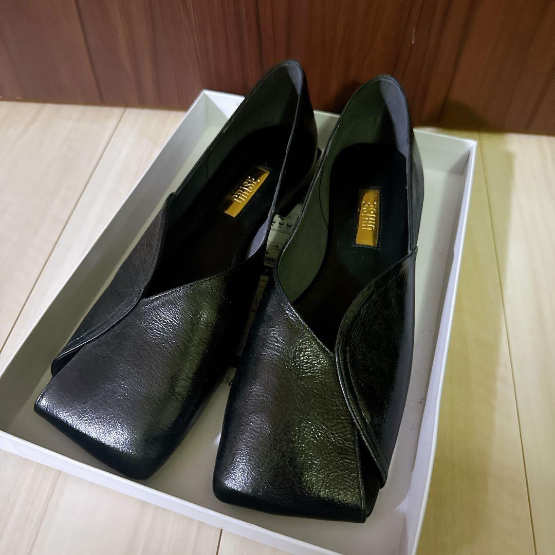 GRISEレザースクエアARTYフラット LE TALON パンプス