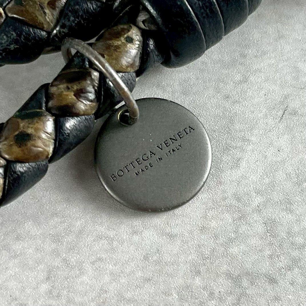 Bottega Veneta イントレチャート キーリング レザー チャーム