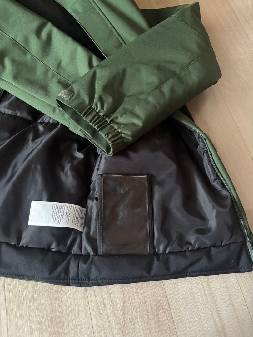 Phenix キッズスキーウェア160㎝ブラック✖️オリーブグリーンサイズ調節可能