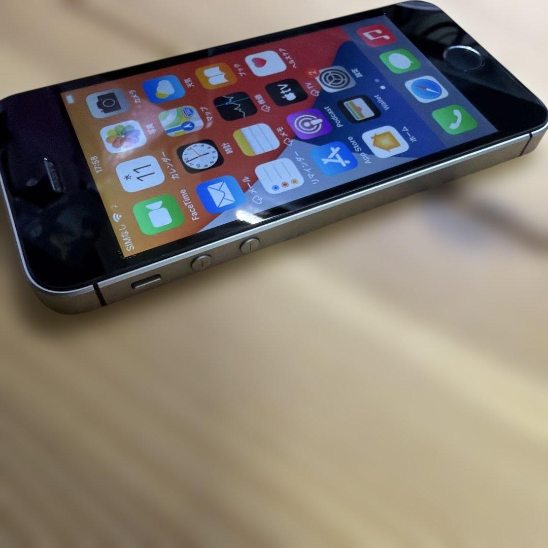 iPhone SE （第1世代） 64GB スペースグレイ　バッテリー83%