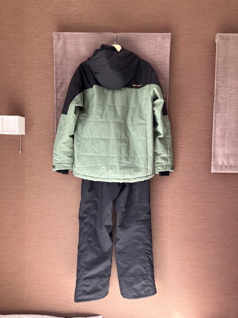 オンヨネ　スキーウェア上下セット