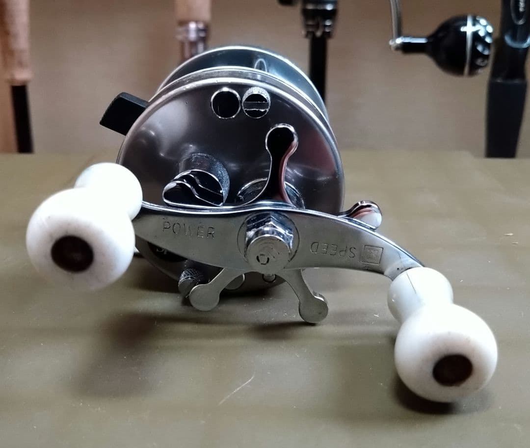 は*ん様 ABU Ambassadeur 1500 C ベイトリール