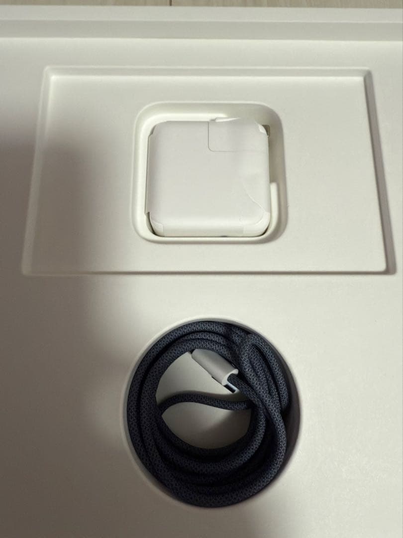 Apple M3 13インチ MacBook Air 本体